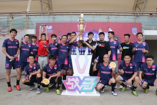 VAR介入纠正黄牌判罚错失目标身份